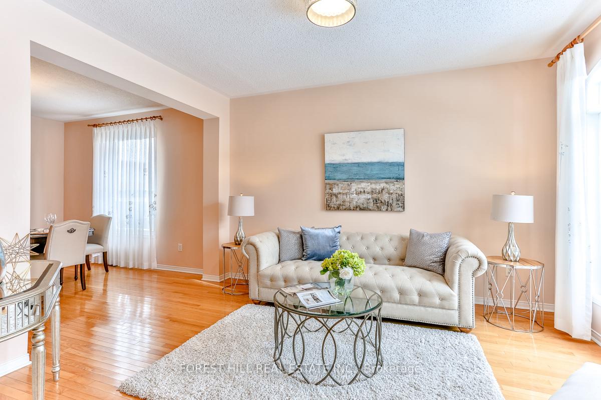 Photo 2 of 13 Wiltshire Drive, Markham, Berczy — HOMEH