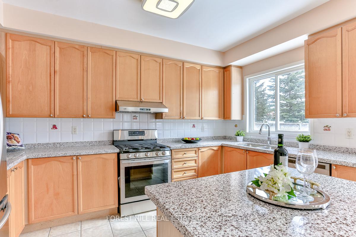 Photo 6 of 13 Wiltshire Drive, Markham, Berczy — HOMEH
