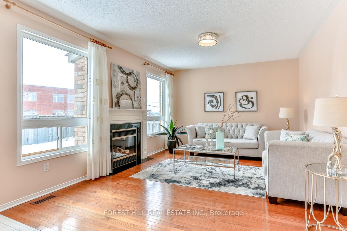 Photo 10 of 13 Wiltshire Drive, Markham, Berczy — HOMEH