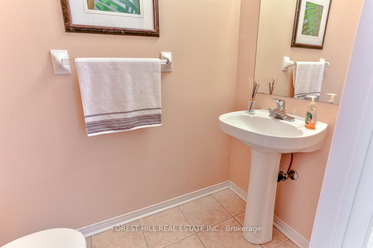 Photo 11 of 13 Wiltshire Drive, Markham, Berczy — HOMEH