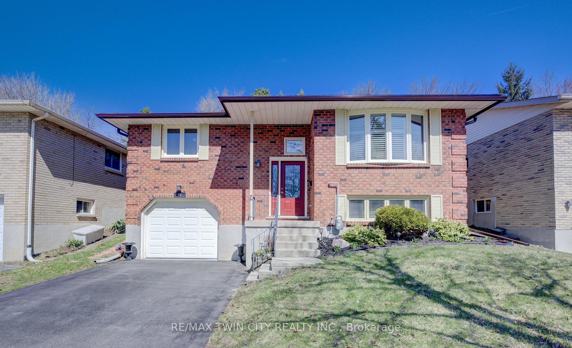 Photo 1 of 40 Sabrina Crescent, Kitchener — HOMEH