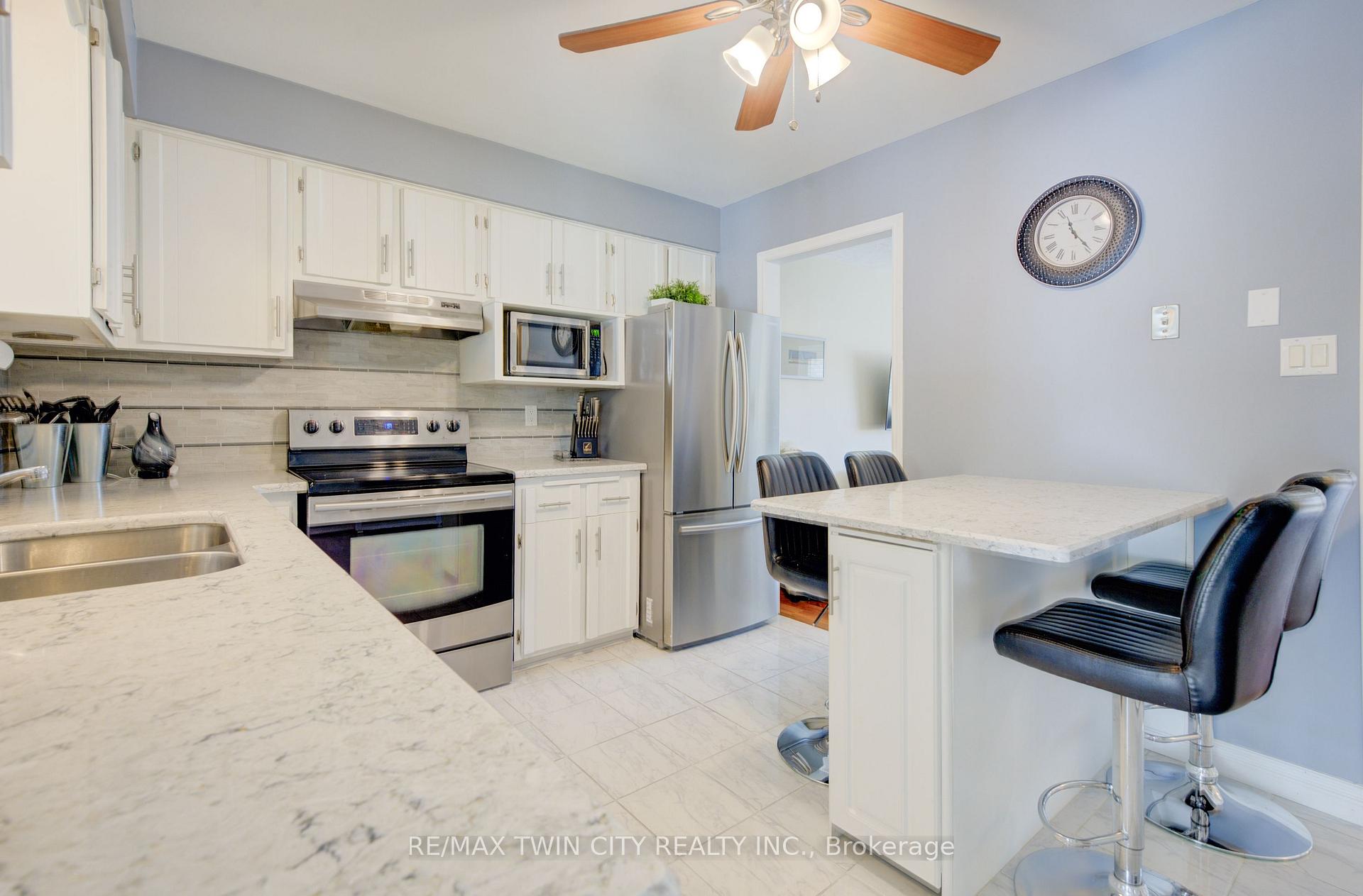 Photo 9 of 40 Sabrina Crescent, Kitchener — HOMEH