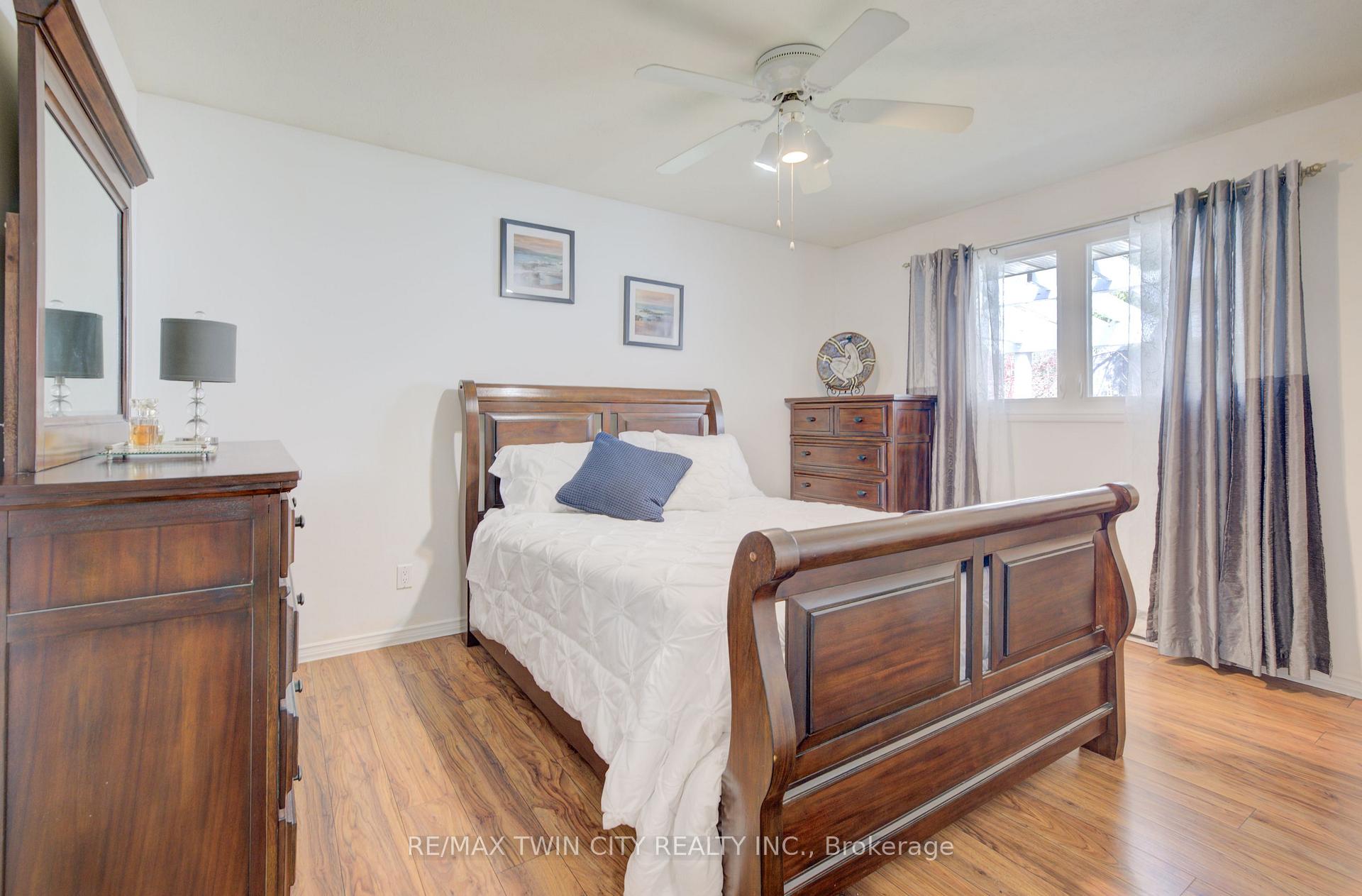 Photo 11 of 40 Sabrina Crescent, Kitchener — HOMEH