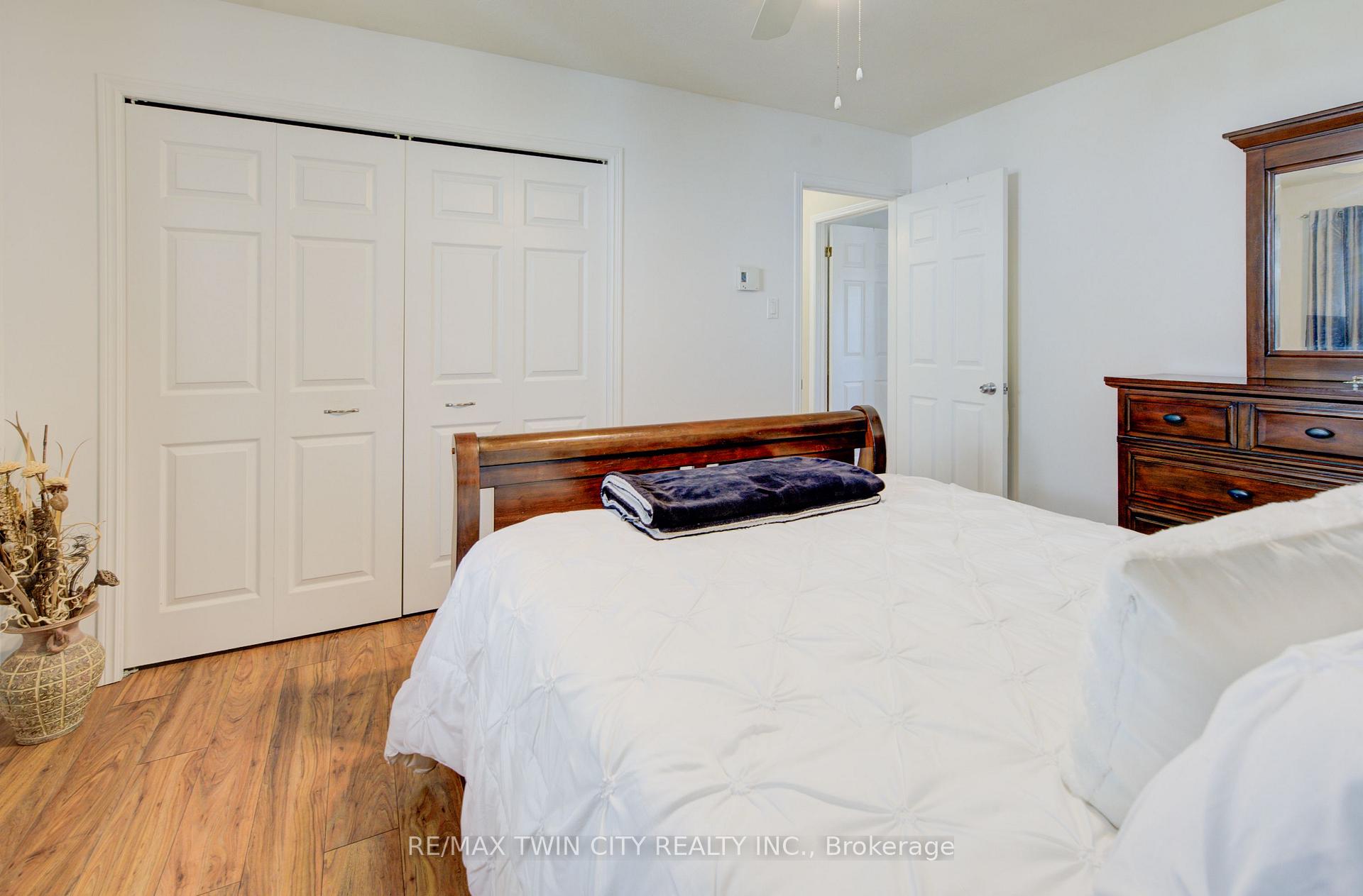 Photo 12 of 40 Sabrina Crescent, Kitchener — HOMEH