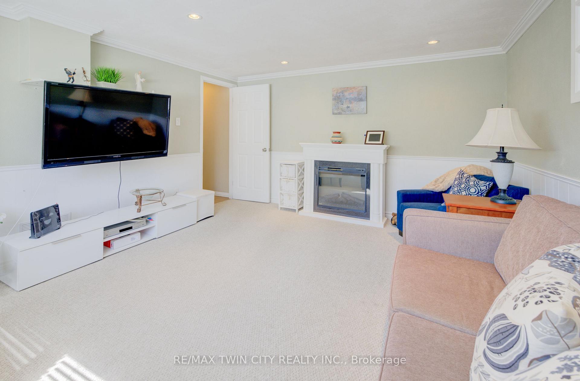 Photo 20 of 40 Sabrina Crescent, Kitchener — HOMEH