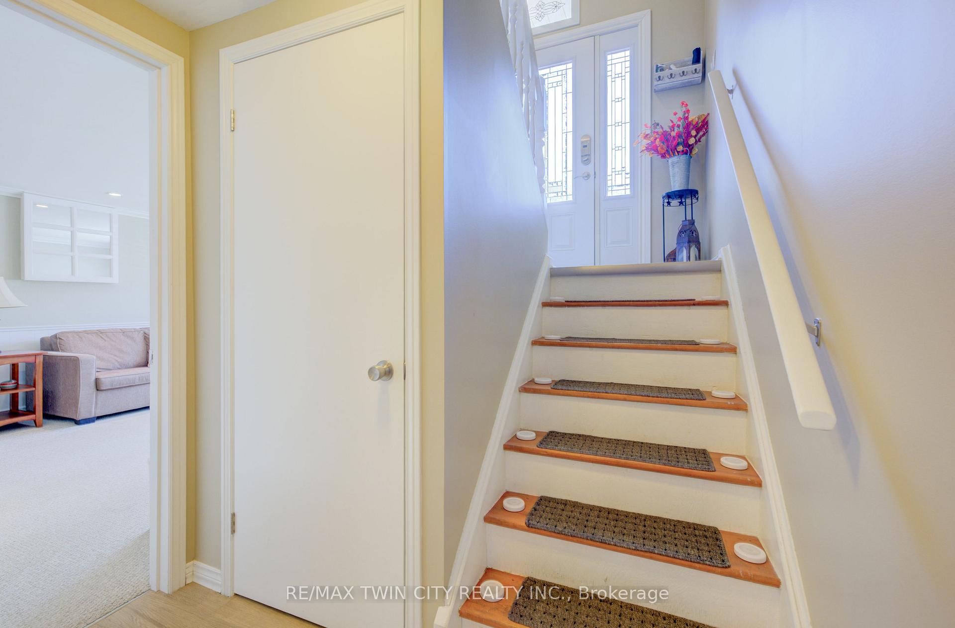 Photo 21 of 40 Sabrina Crescent, Kitchener — HOMEH