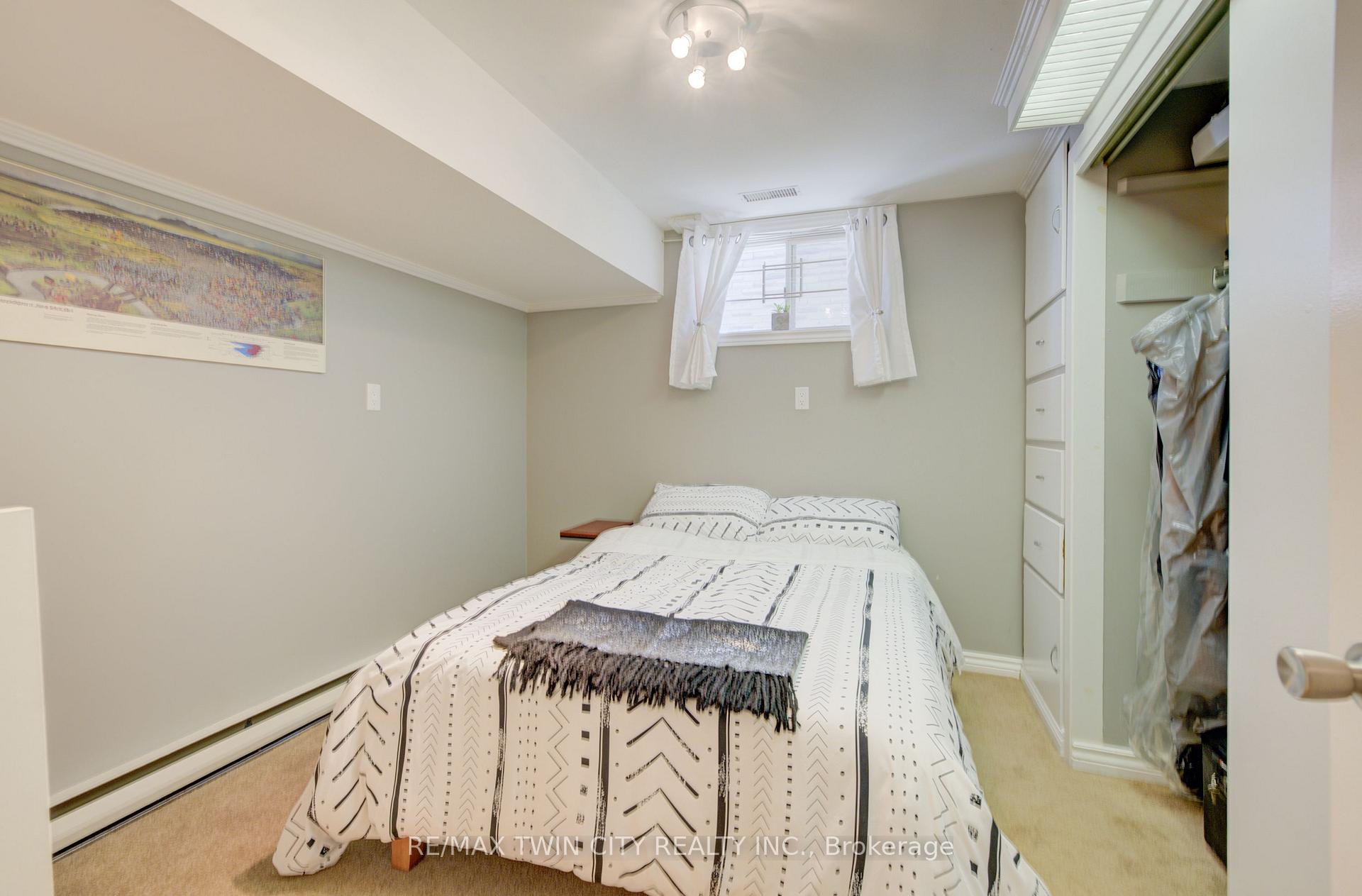 Photo 23 of 40 Sabrina Crescent, Kitchener — HOMEH