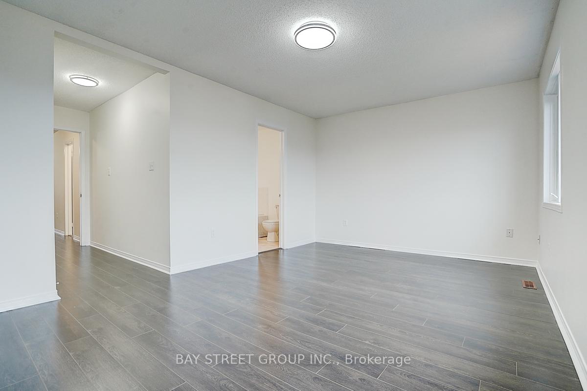 Photo 15 of 11 Tara Crescent, Markham, Cedarwood — HOMEH