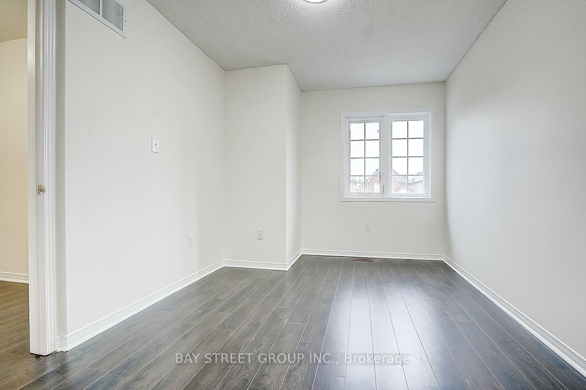 Photo 19 of 11 Tara Crescent, Markham, Cedarwood — HOMEH