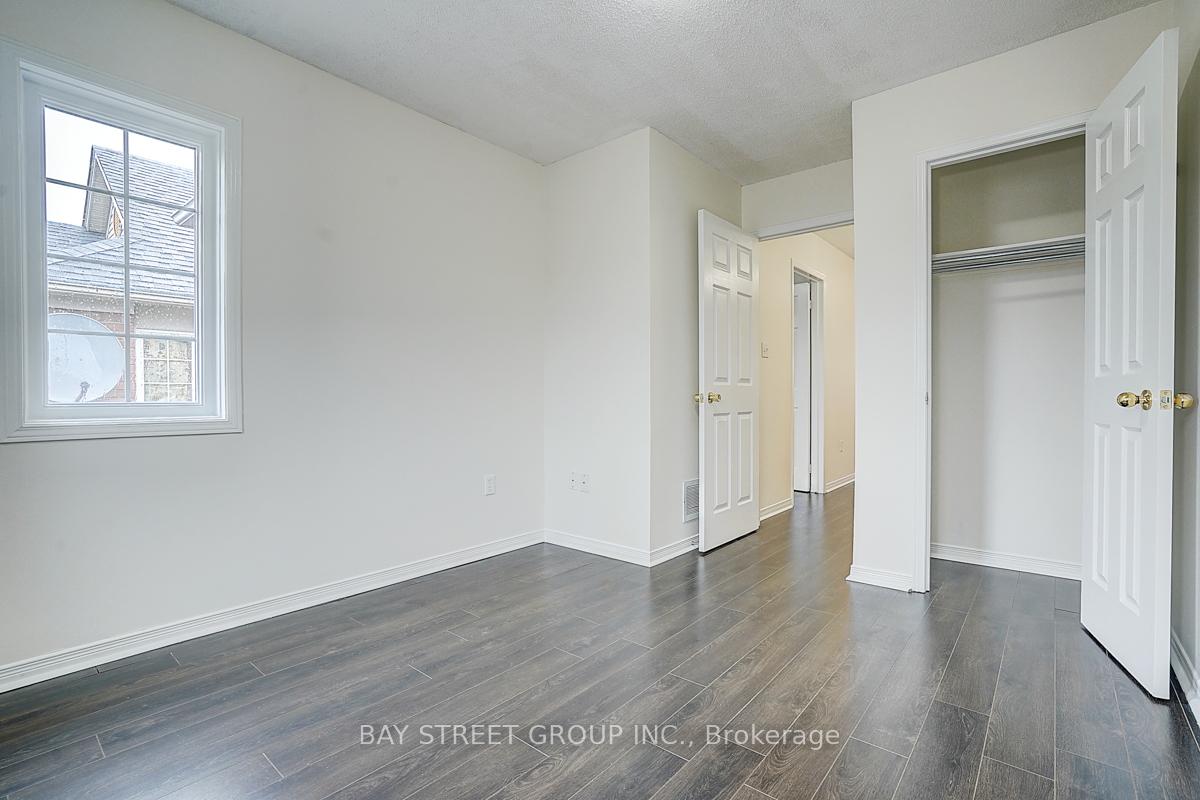 Photo 22 of 11 Tara Crescent, Markham, Cedarwood — HOMEH