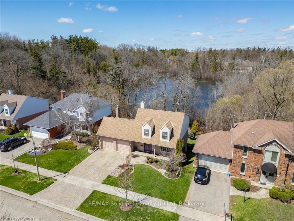 Photo 3 of 49 Manitoulin Crescent, Kitchener — HOMEH