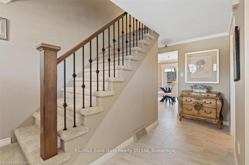 Photo 6 of 49 Manitoulin Crescent, Kitchener — HOMEH