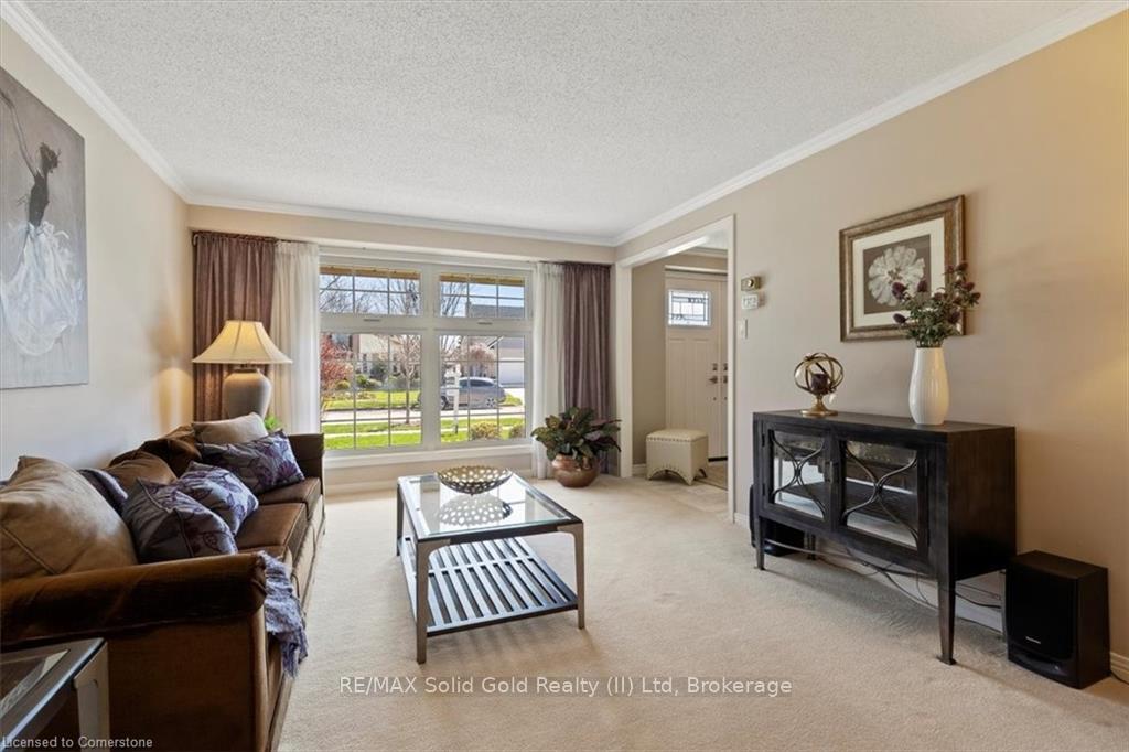 Photo 7 of 49 Manitoulin Crescent, Kitchener — HOMEH