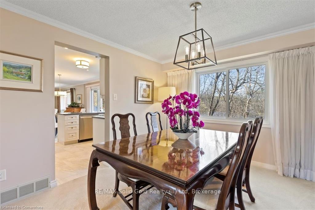 Photo 12 of 49 Manitoulin Crescent, Kitchener — HOMEH