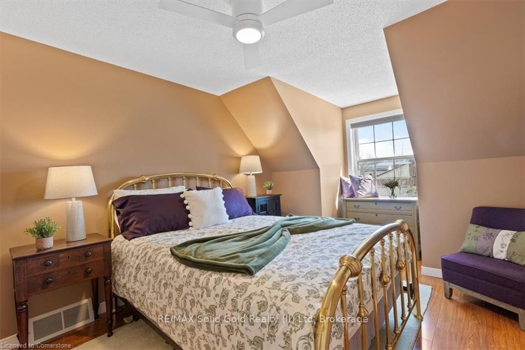 Photo 21 of 49 Manitoulin Crescent, Kitchener — HOMEH