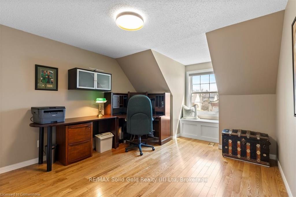 Photo 22 of 49 Manitoulin Crescent, Kitchener — HOMEH