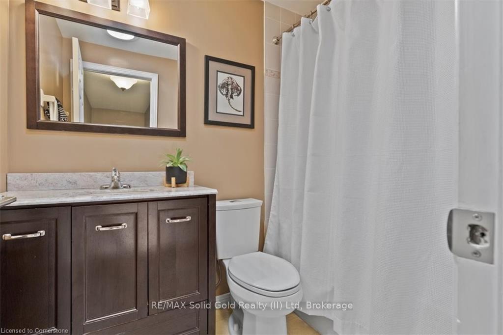 Photo 23 of 49 Manitoulin Crescent, Kitchener — HOMEH
