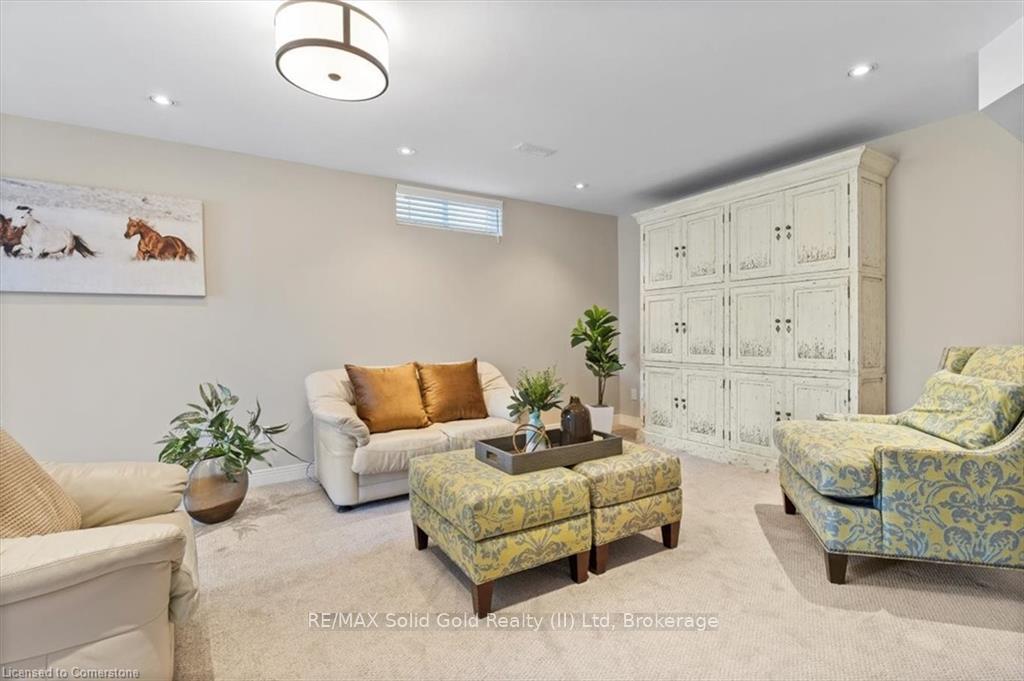 Photo 25 of 49 Manitoulin Crescent, Kitchener — HOMEH