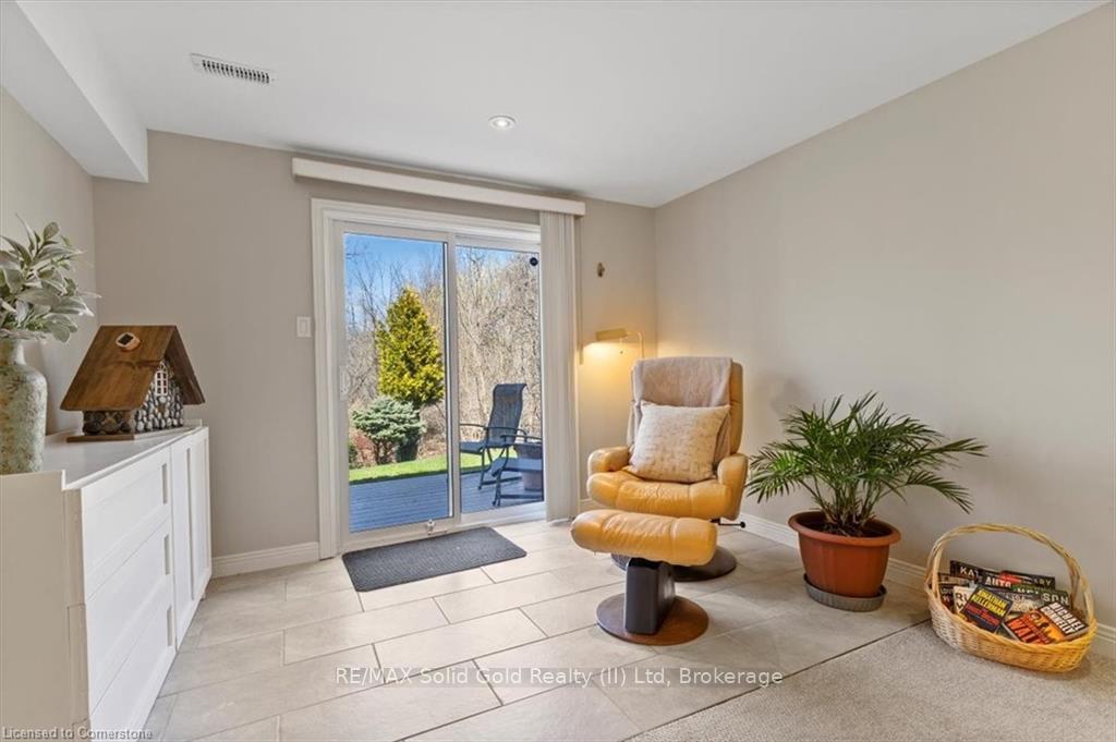 Photo 26 of 49 Manitoulin Crescent, Kitchener — HOMEH