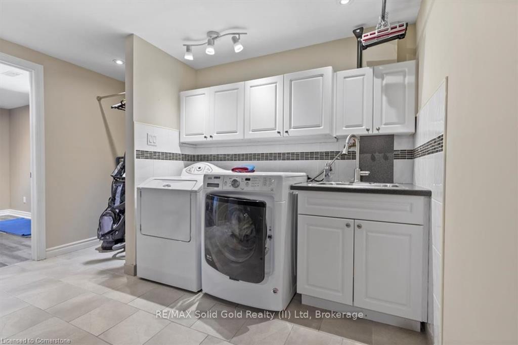 Photo 31 of 49 Manitoulin Crescent, Kitchener — HOMEH