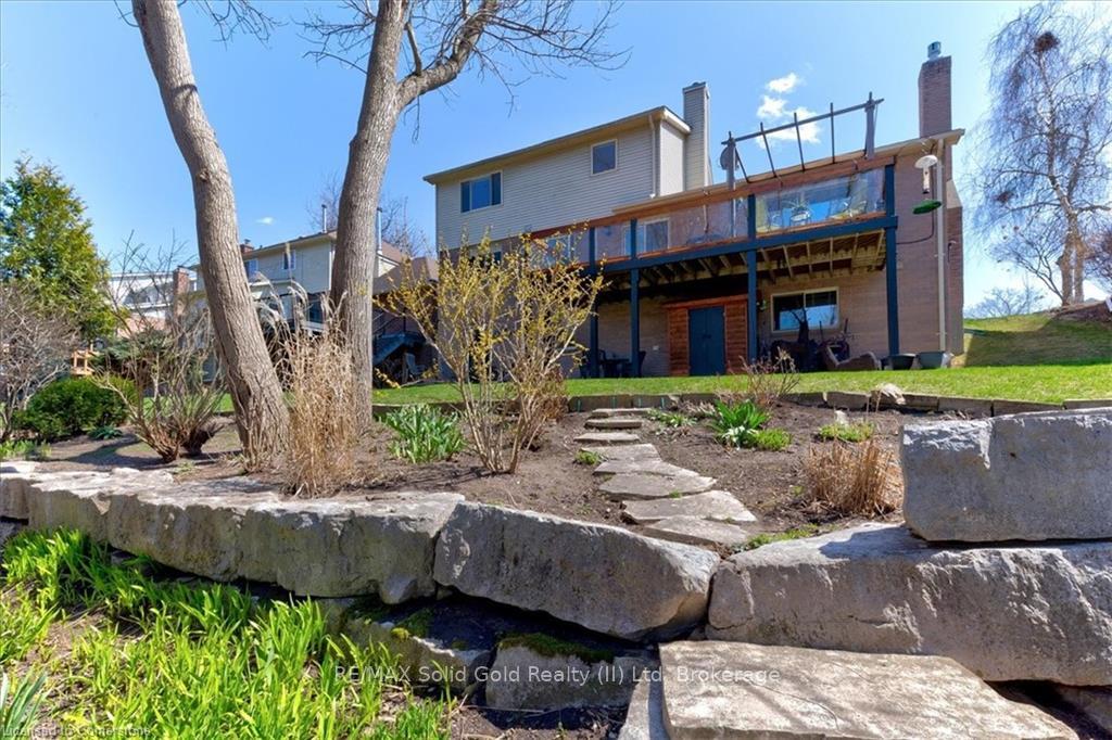 Photo 37 of 49 Manitoulin Crescent, Kitchener — HOMEH