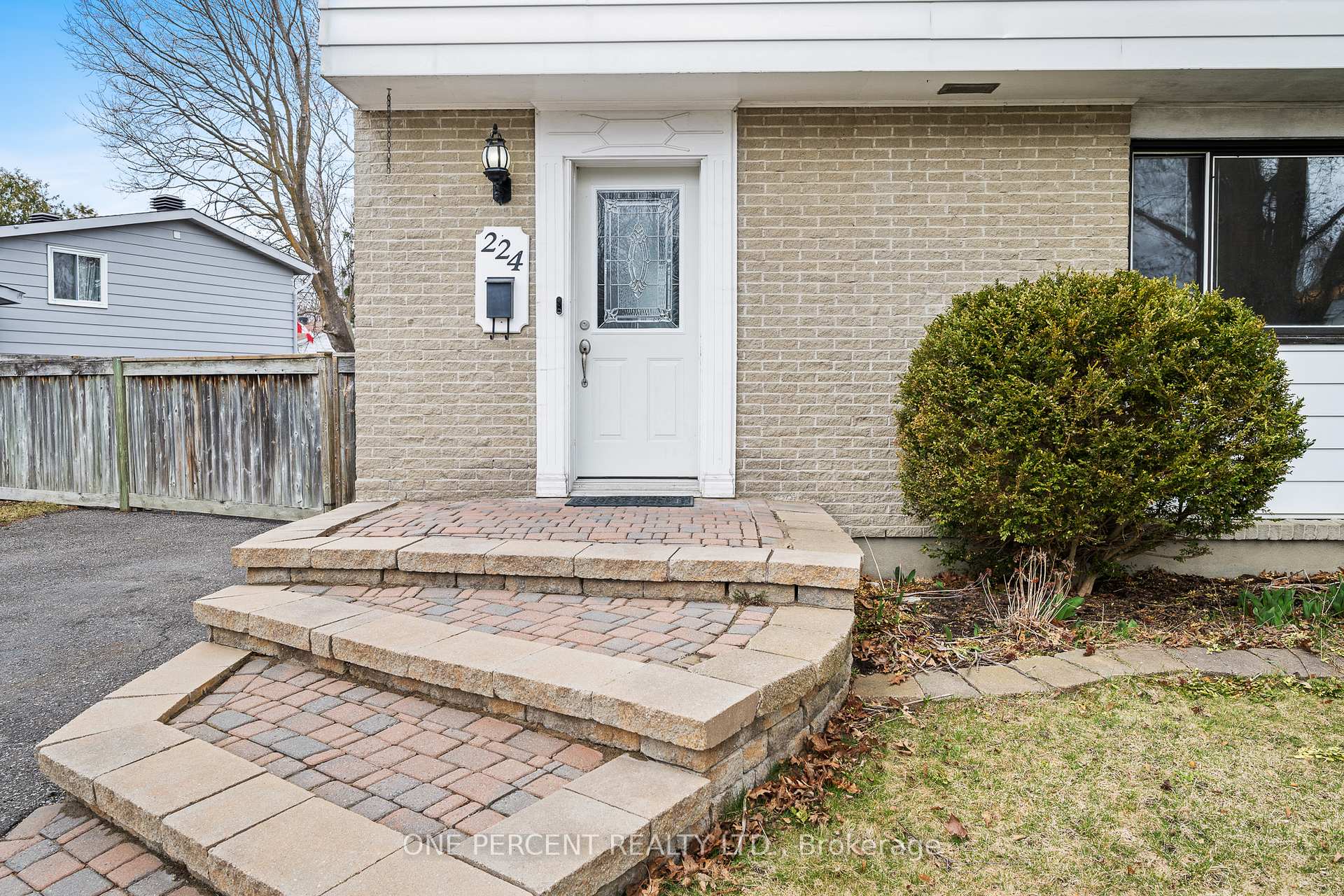 Photo 3 of 224 Old Colony Road, Ottawa, Kanata - Glencairn/Hazeldean — HOMEH
