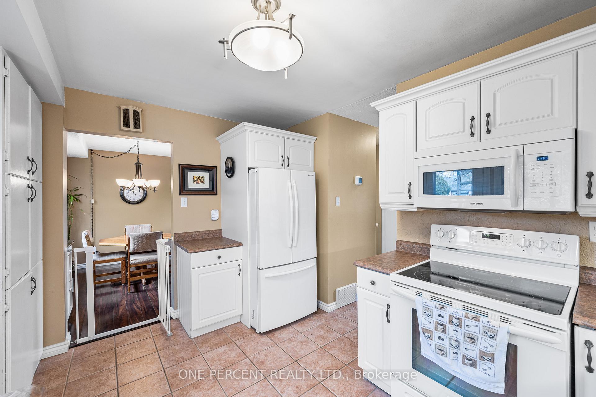 Photo 12 of 224 Old Colony Road, Ottawa, Kanata - Glencairn/Hazeldean — HOMEH