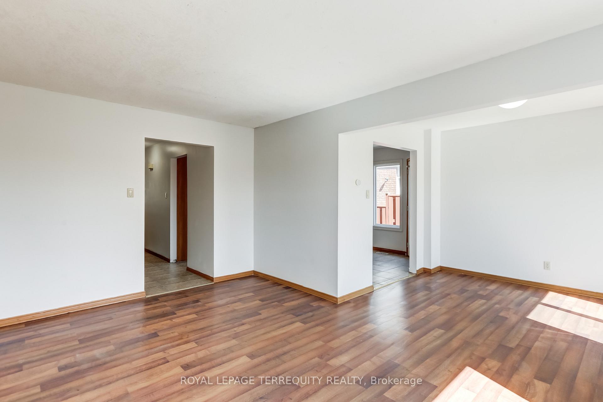 Photo 4 of 433 Bankside Crescent, Kitchener — HOMEH