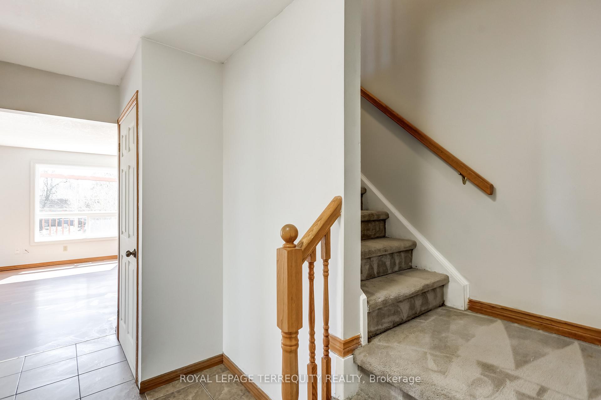 Photo 10 of 433 Bankside Crescent, Kitchener — HOMEH