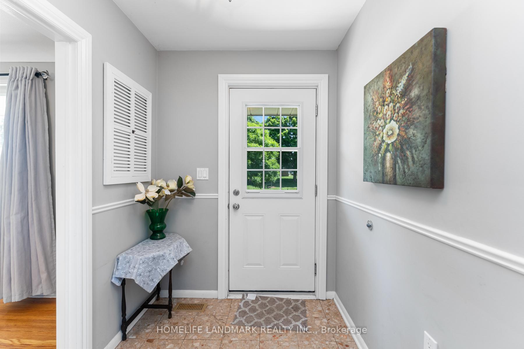 Photo 5 of 55 Cliff Crescent, Kingston, Central City West — HOMEH