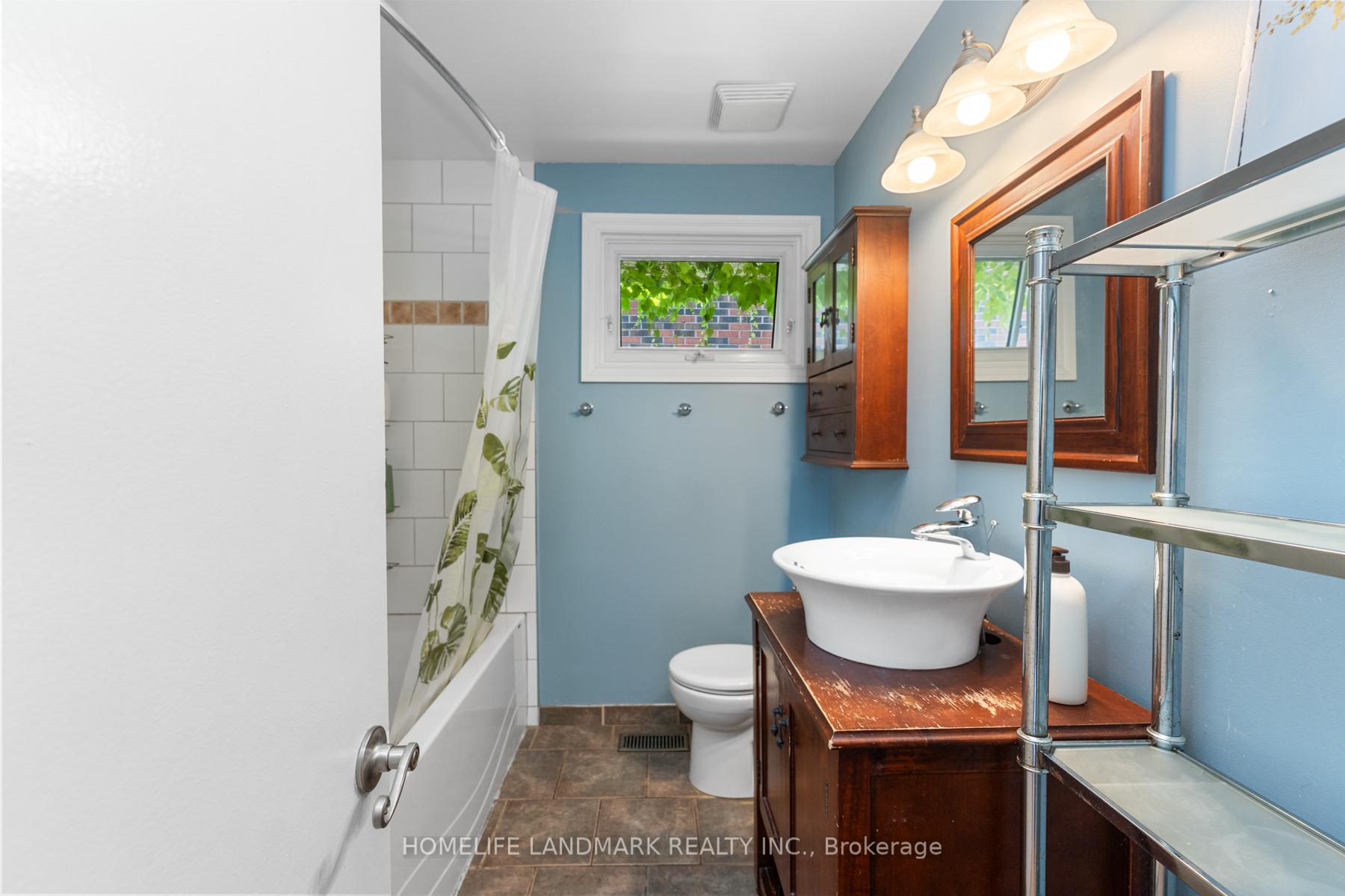 Photo 15 of 55 Cliff Crescent, Kingston, Central City West — HOMEH