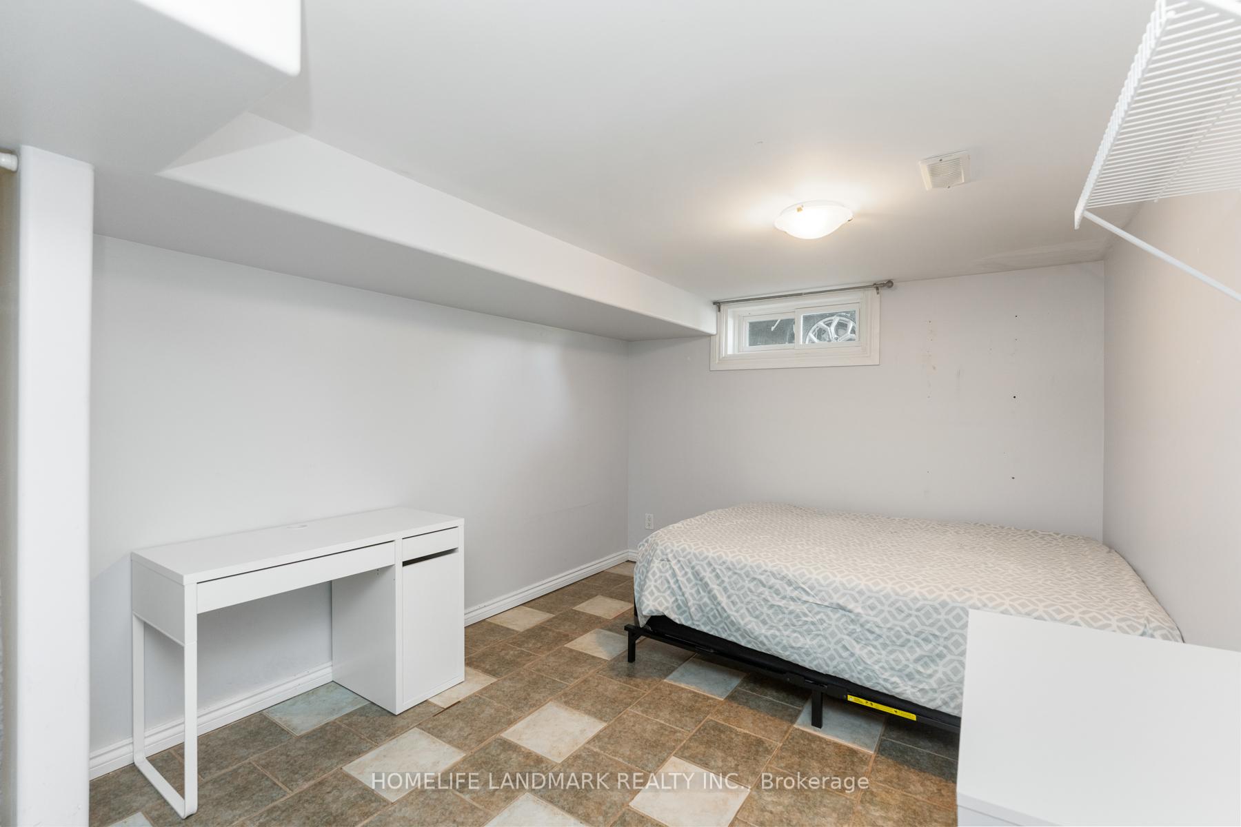 Photo 17 of 55 Cliff Crescent, Kingston, Central City West — HOMEH