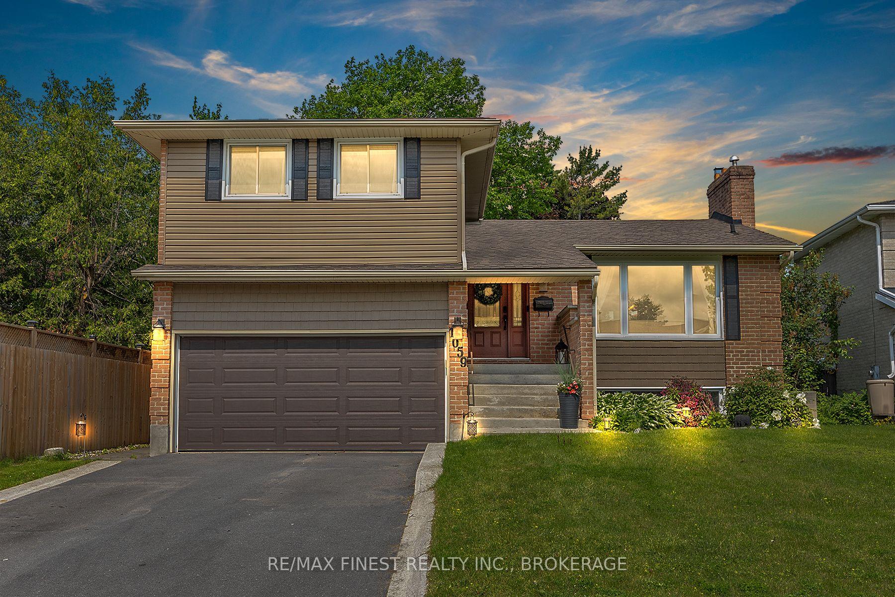 Front of 1059 Pembridge Crescent