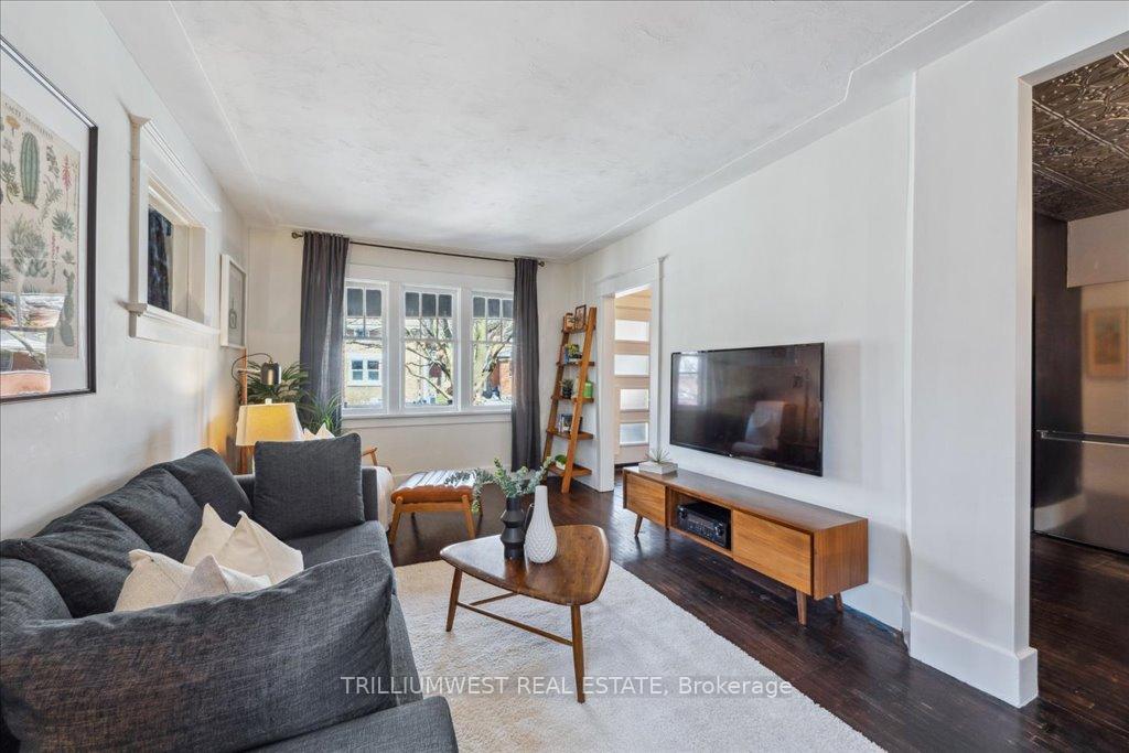 Photo 5 of 15 Ellis Avenue, Kitchener — HOMEH
