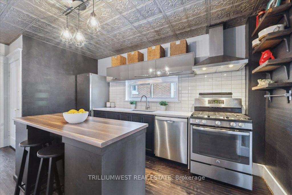 Photo 10 of 15 Ellis Avenue, Kitchener — HOMEH