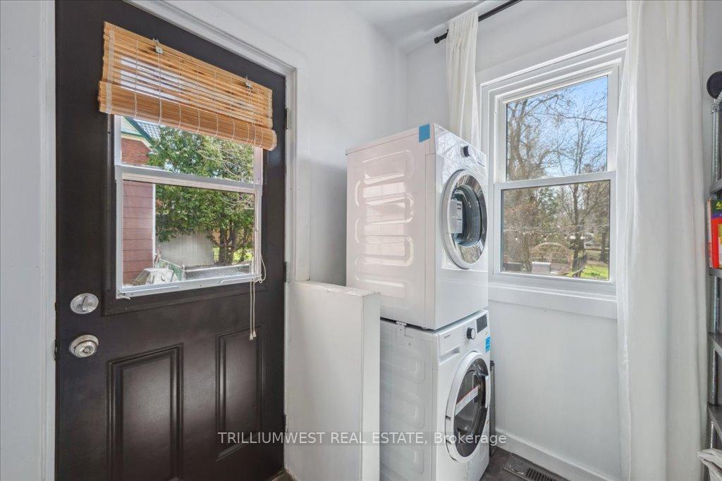 Photo 14 of 15 Ellis Avenue, Kitchener — HOMEH