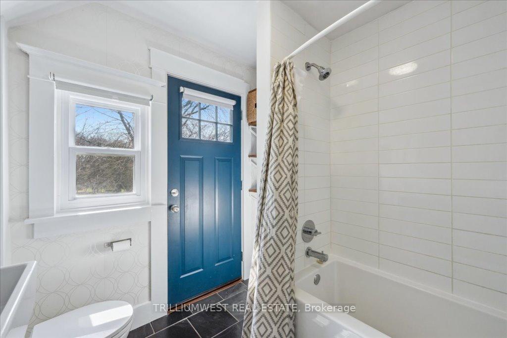 Photo 18 of 15 Ellis Avenue, Kitchener — HOMEH