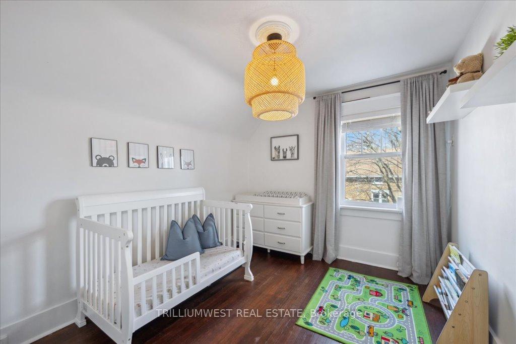 Photo 21 of 15 Ellis Avenue, Kitchener — HOMEH