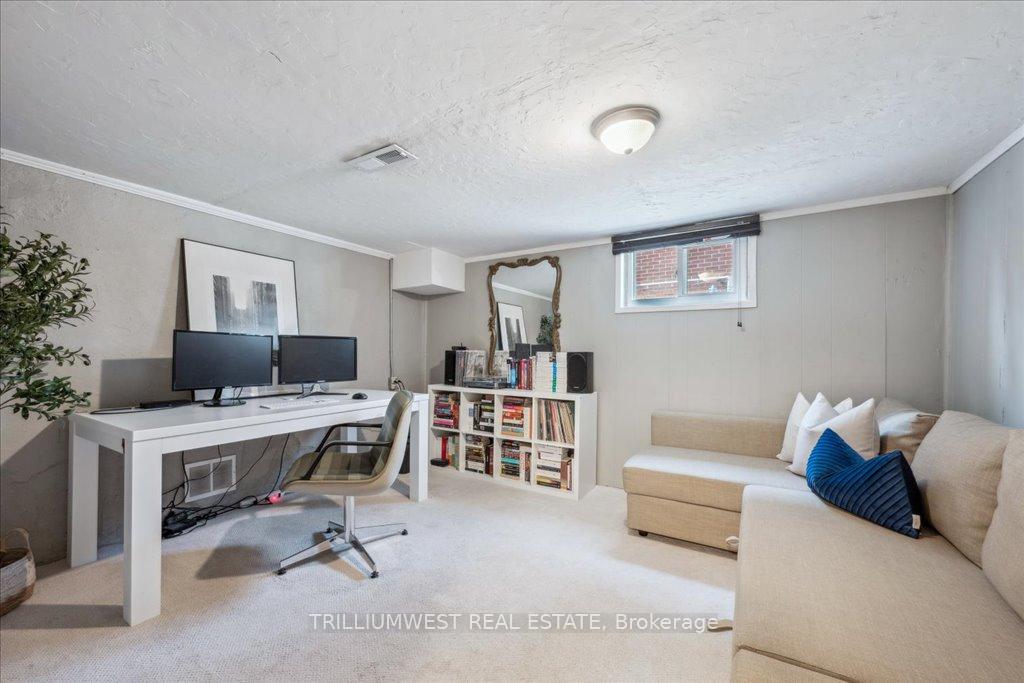 Photo 27 of 15 Ellis Avenue, Kitchener — HOMEH