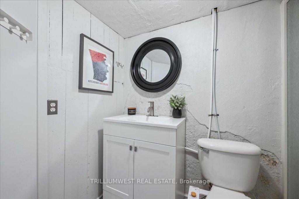 Photo 29 of 15 Ellis Avenue, Kitchener — HOMEH