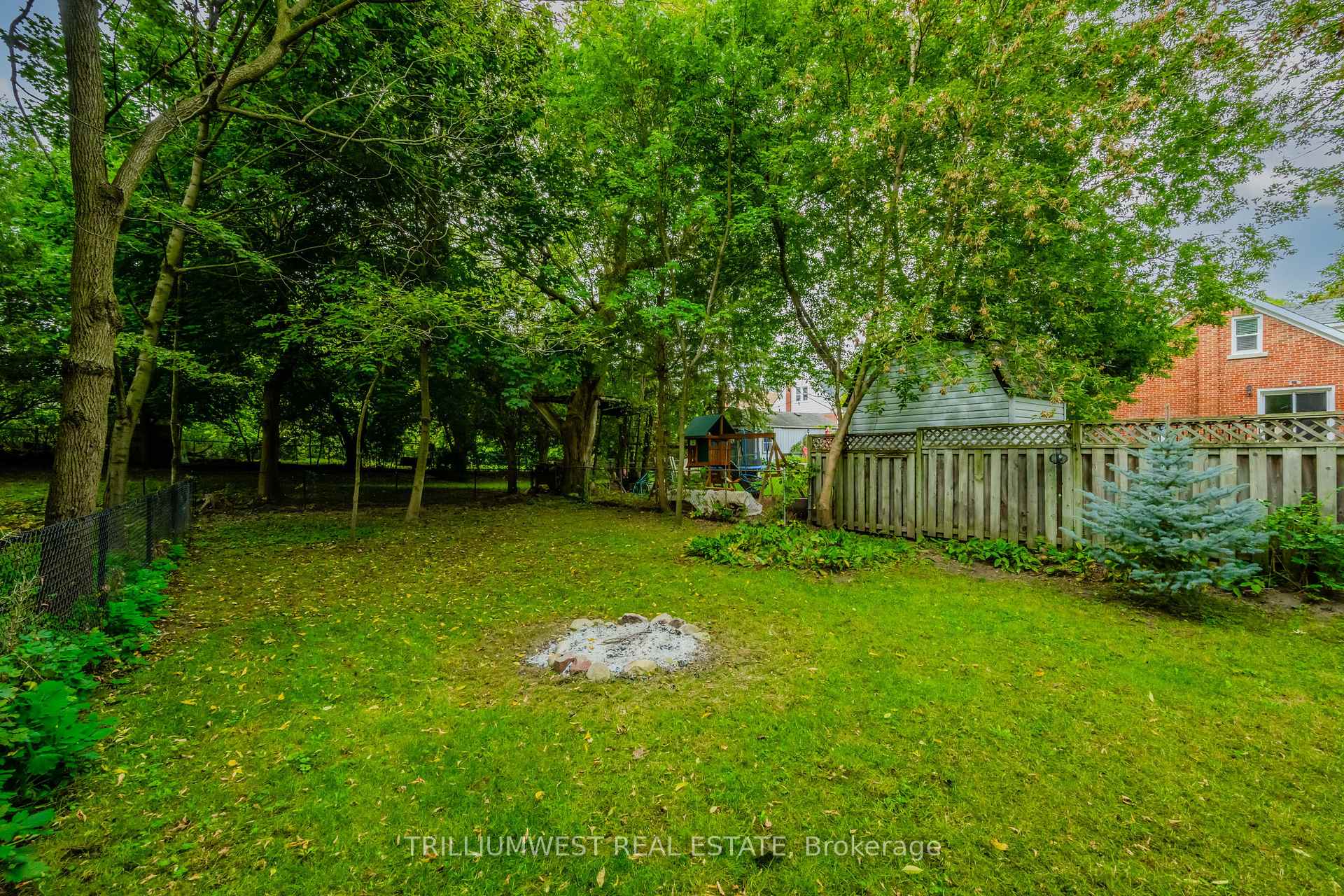 Photo 44 of 15 Ellis Avenue, Kitchener — HOMEH