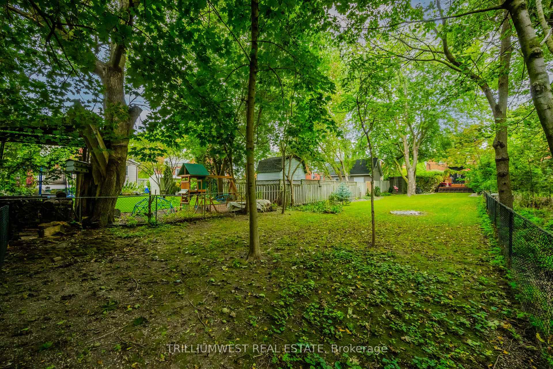 Photo 45 of 15 Ellis Avenue, Kitchener — HOMEH