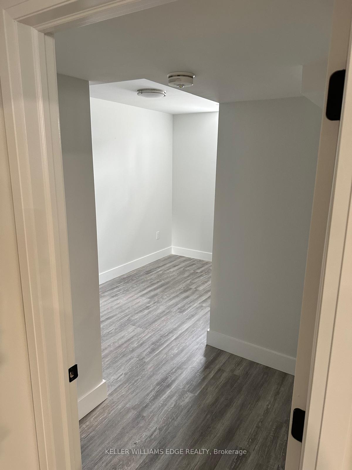 Photo 4 of Unit Lower L, 497 Upper Kenilworth Avenue, Hamilton, Huntington — HOMEH