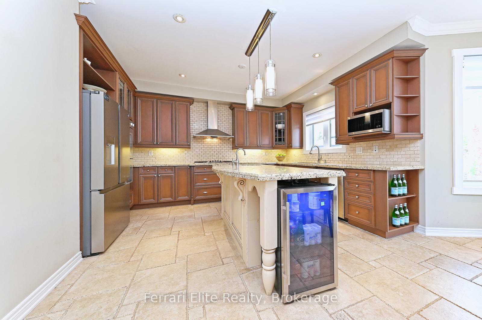 Photo 8 of 16 Amos Court, Markham, Greensborough — HOMEH