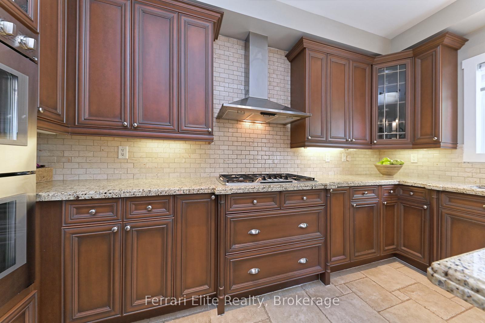 Photo 11 of 16 Amos Court, Markham, Greensborough — HOMEH