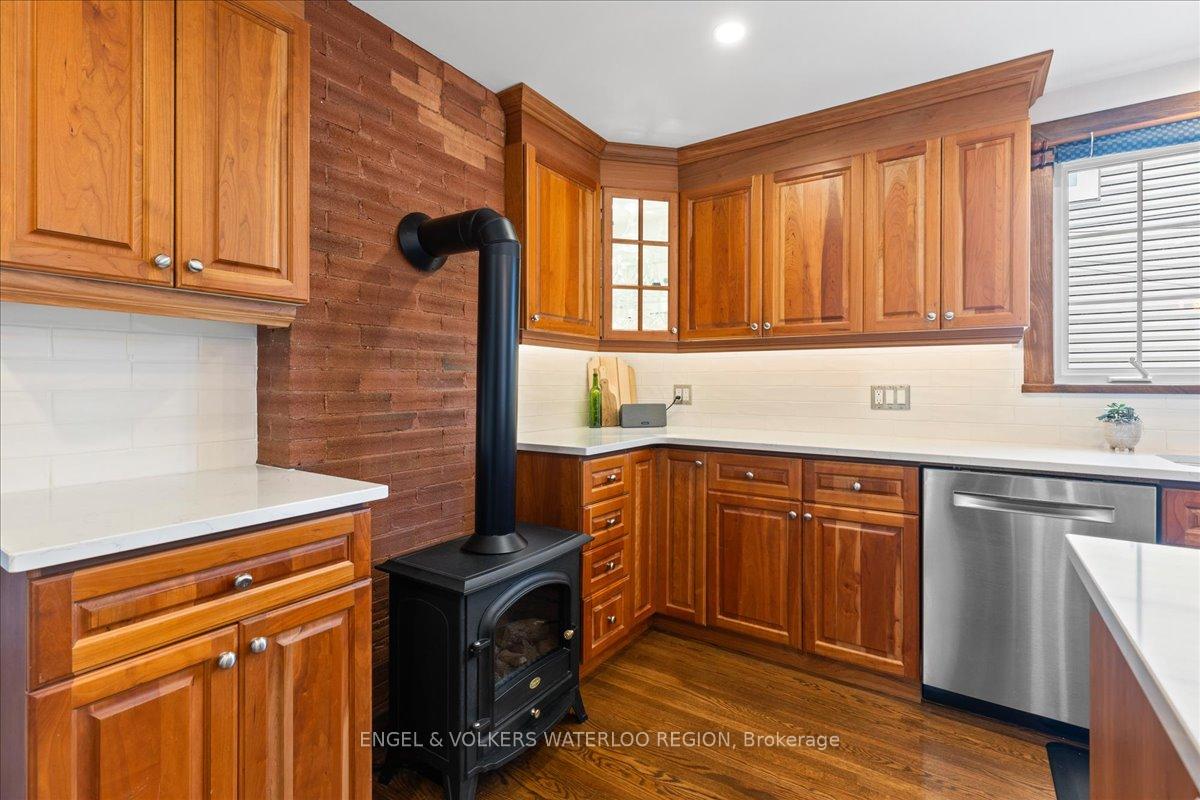 Photo 16 of 27 Shanley Street, Kitchener — HOMEH