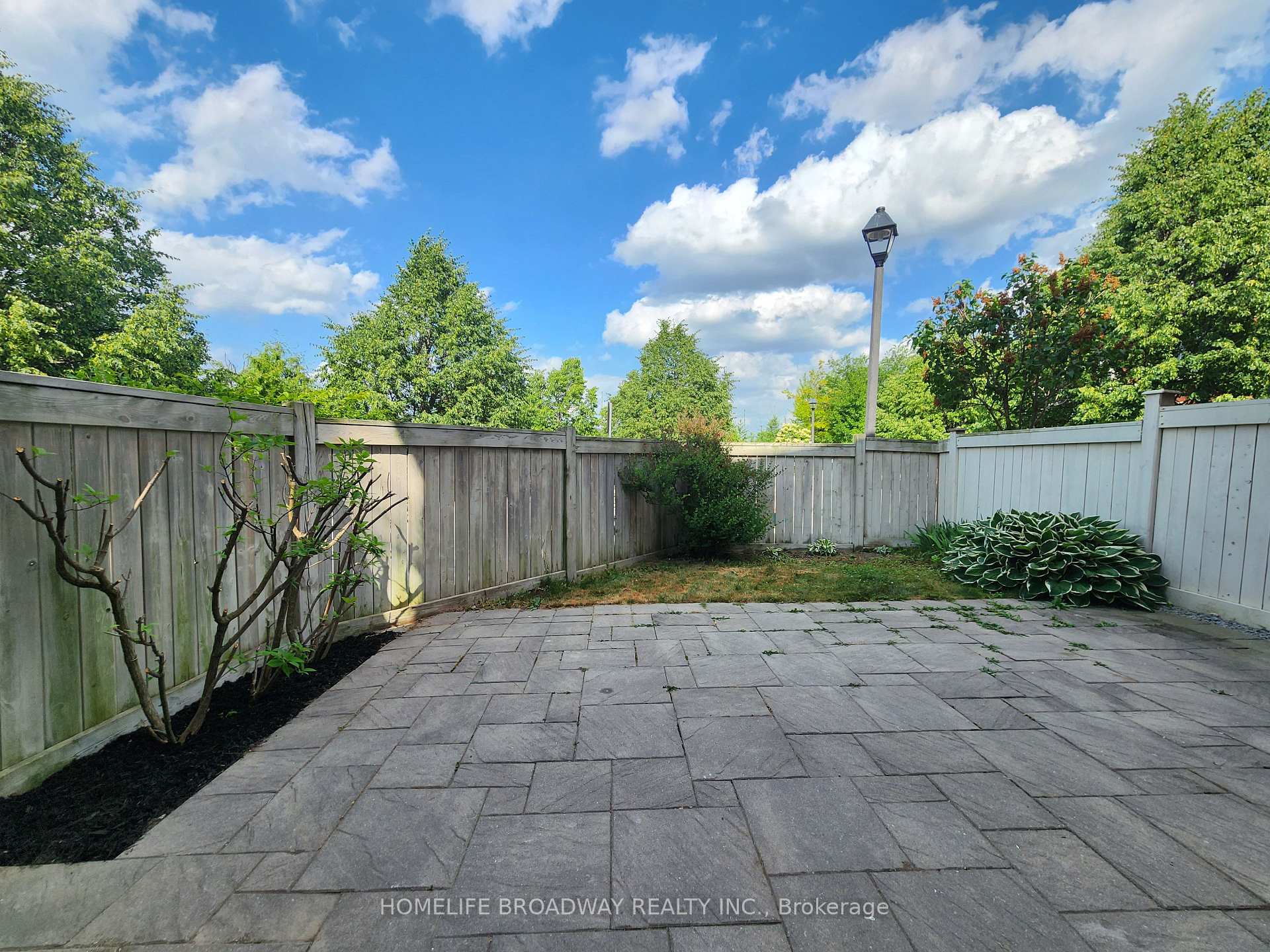 Photo 7 of 98 Hillwood Street, Markham, Berczy — HOMEH