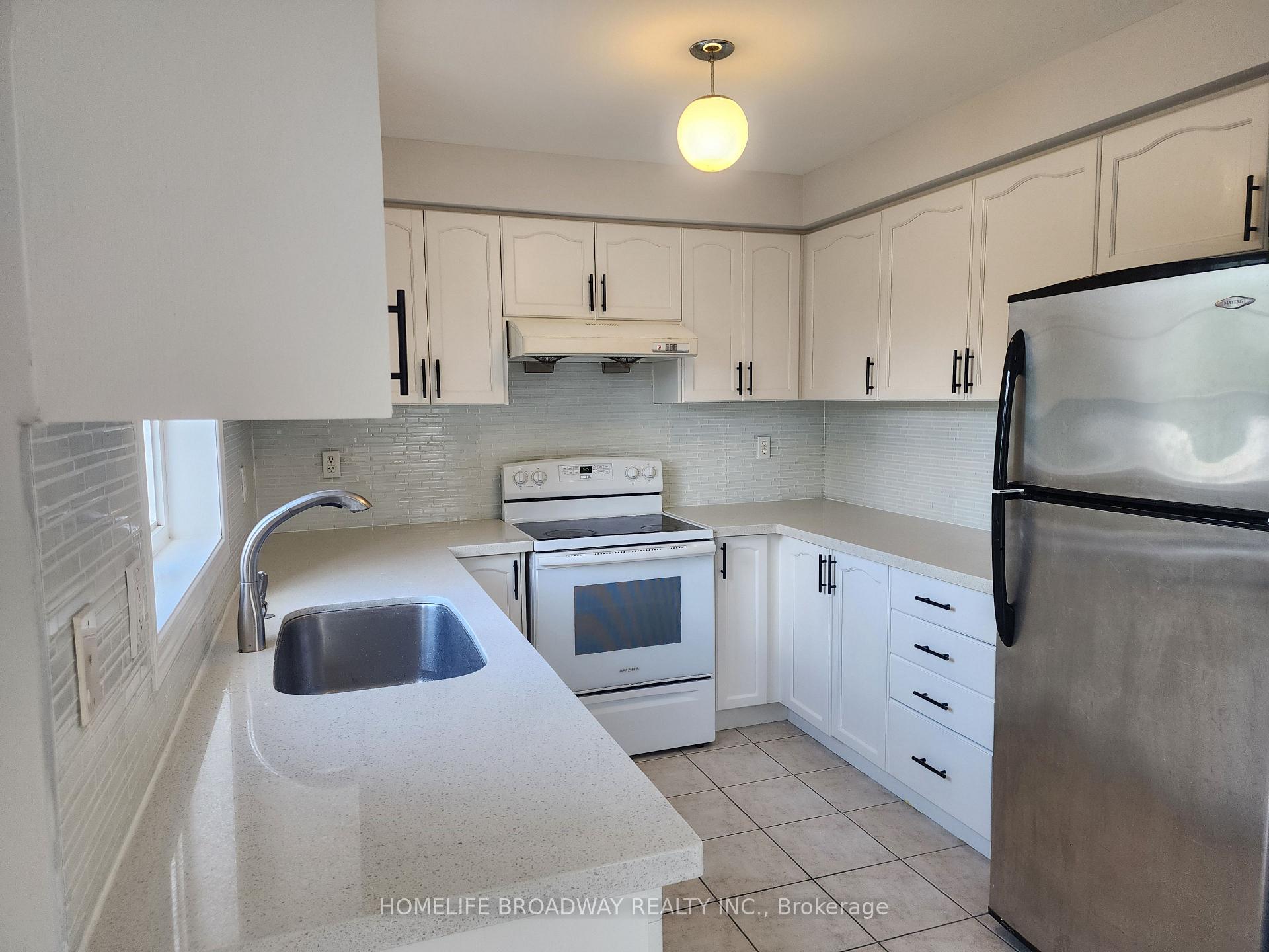 Photo 12 of 98 Hillwood Street, Markham, Berczy — HOMEH