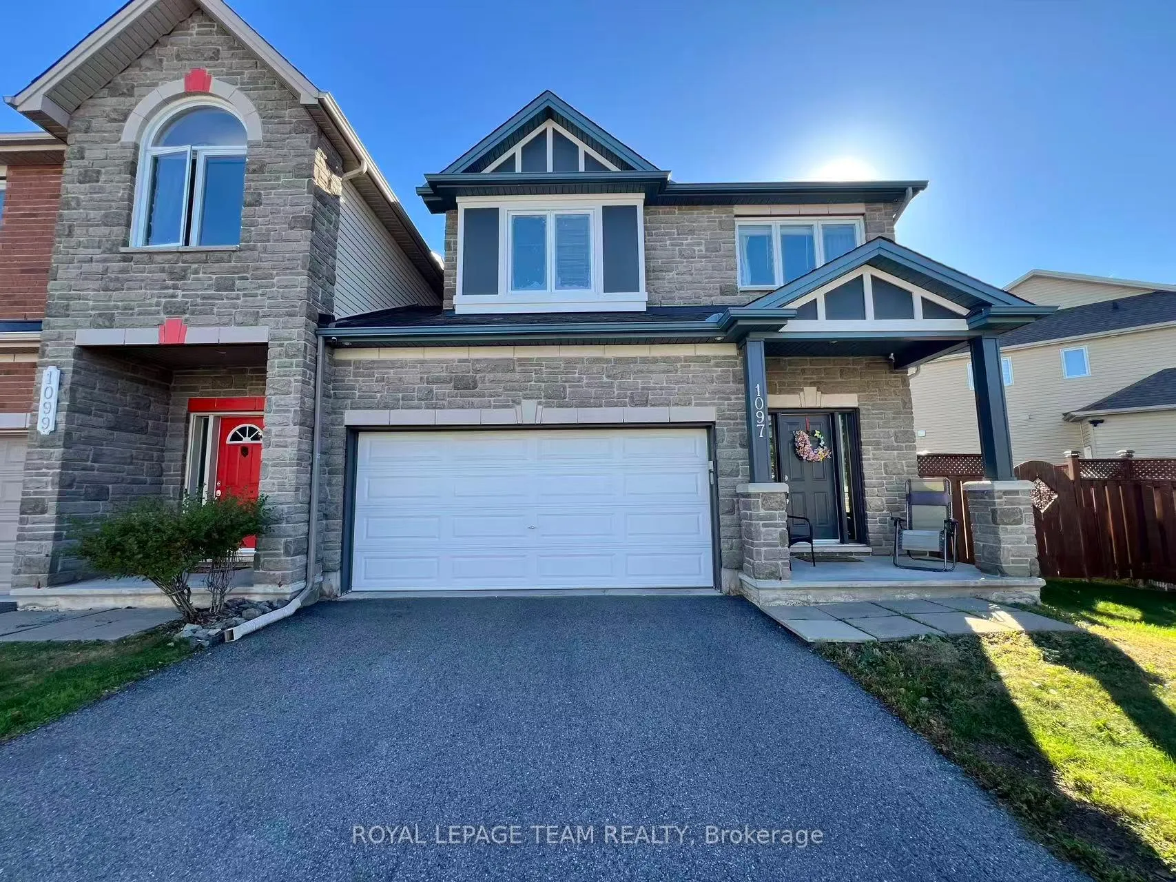 Photo 2 of 1097 Northgraves Crescent, Ottawa, Kanata - Emerald Meadows/Trailwest — HOMEH