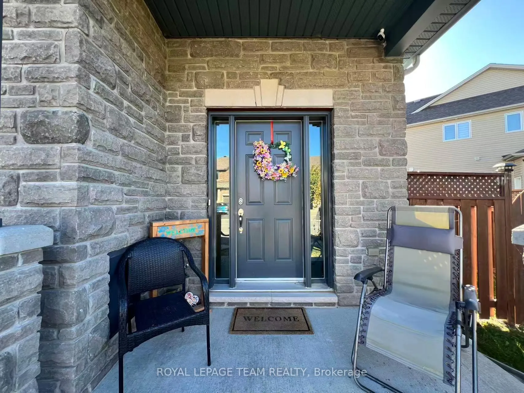 Photo 3 of 1097 Northgraves Crescent, Ottawa, Kanata - Emerald Meadows/Trailwest — HOMEH
